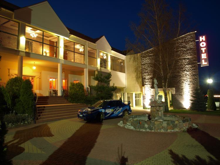 Hotel Kamiza Wyszków Dış mekan fotoğraf