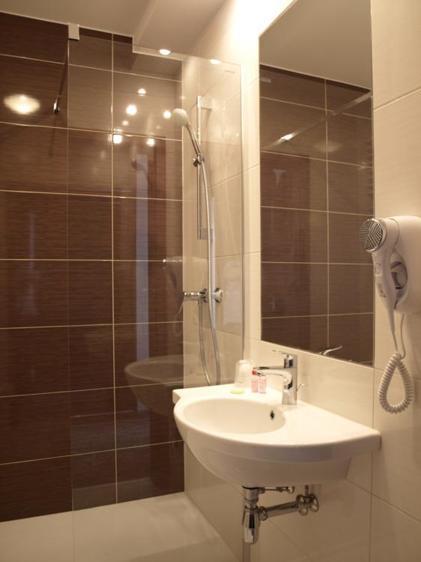 Hotel Kamiza Wyszków Dış mekan fotoğraf