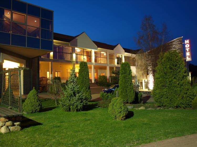 Hotel Kamiza Wyszków Dış mekan fotoğraf